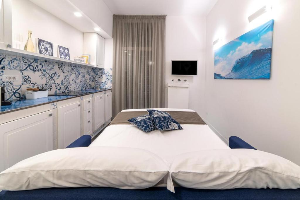 Suitesettepesciolini - Case Vacanze Nemo E Dory Салерно Экстерьер фото
